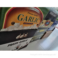 Exquisite packaging of garlic.